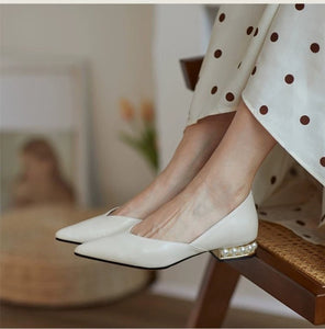 Pearl Embossed Heel Pointed Toe Shoes